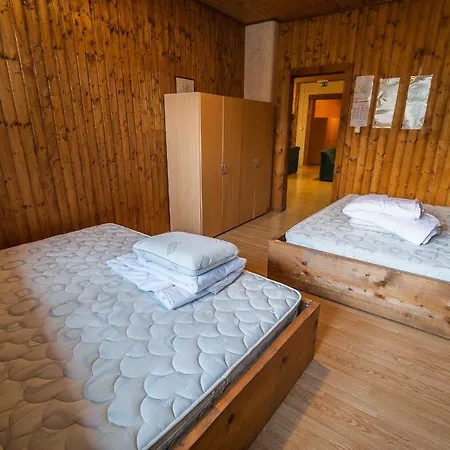 Hostal Paradiso *