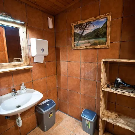 Paradiso Hostel *